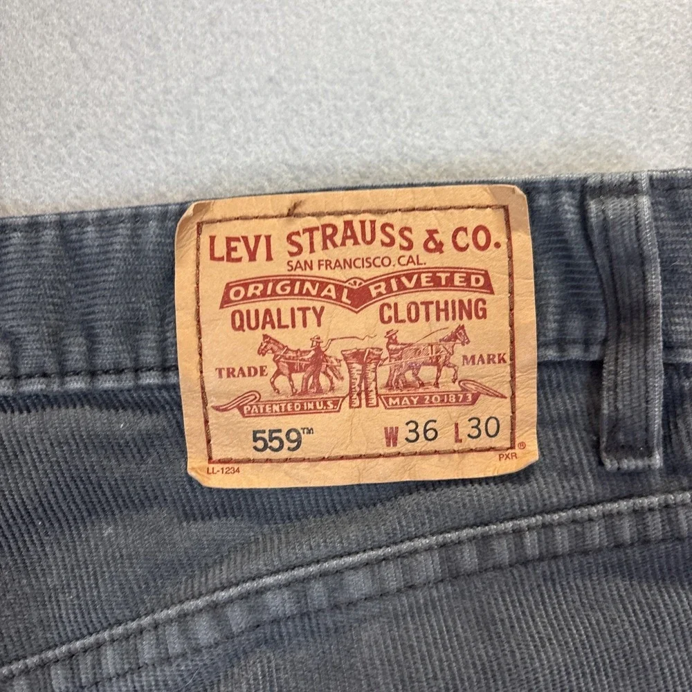 VTG Levi's 559 Relaxed Straight Gray Corduroy Pants Men's 36x30‎ Classic Fit